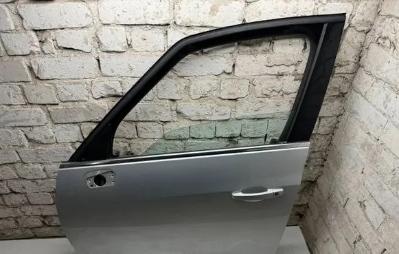 Opel Zafira C Front door 