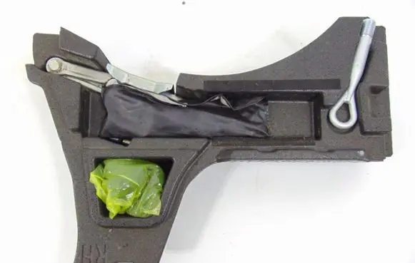 Renault Megane I Spare wheel mounting bracket 