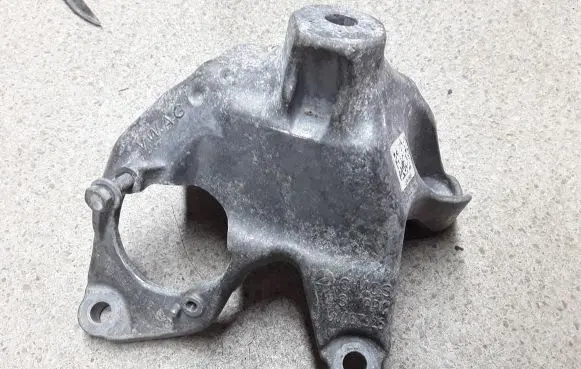 Porsche Cayenne (9Y0 9Y3) Gearbox mounting bracket 4M0199307BG