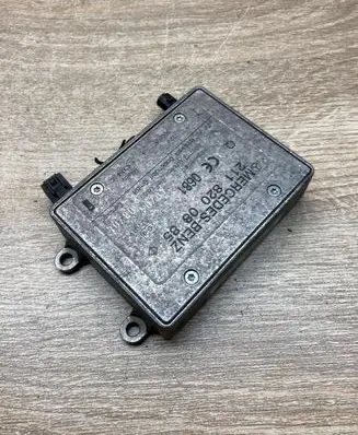 Mercedes-Benz E W211 Aerial antenna amplifier 2118200885