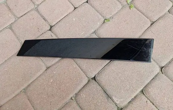Toyota Camry VIII XV70 Front door glass trim molding 75755-P
