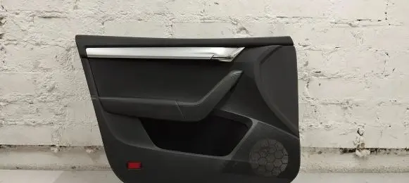 Skoda Octavia Mk3 (5E) Front door card panel trim 5e2867013l