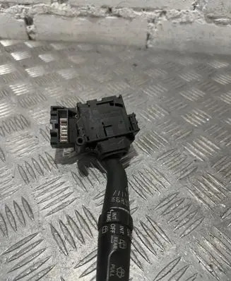 Toyota Avensis T220 Wiper control stalk 173654