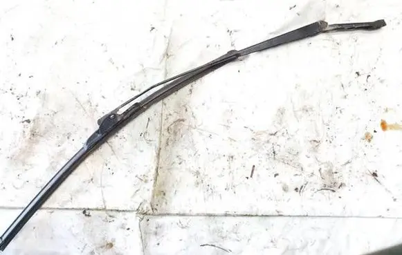Skoda Octavia Mk1 (1U) Front wiper blade arm