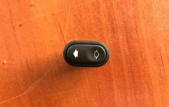 Ford Mondeo Mk III Electric window control switch 42936