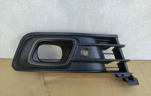 Renault Captur Front bumper lower grill
