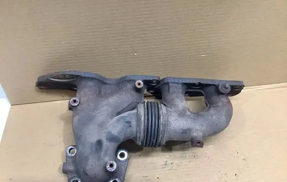 Mazda CX-7 Exhaust manifold