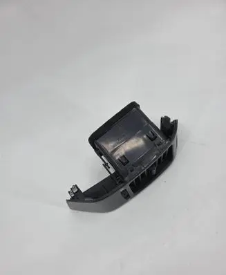 Mitsubishi Pajero Dashboard side air vent grill/cover trim MR40245002