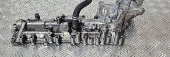 Isuzu D-Max Oil filter mounting bracket