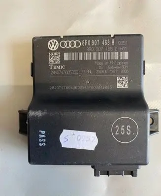 Audi A4 S4 B8 8K Gateway control module 8R0907468H