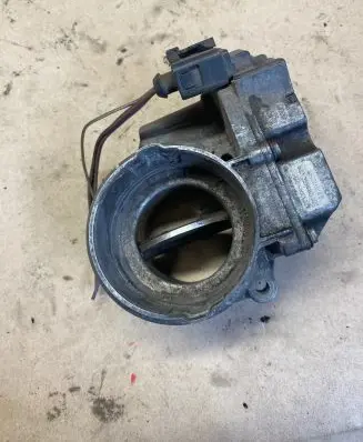 Audi A6 S6 C6 4F Throttle valve A2C33099815