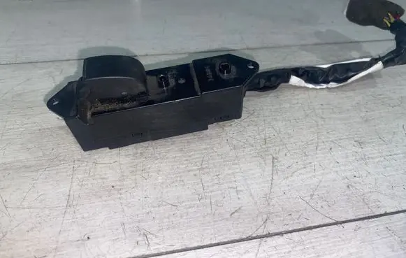 Mitsubishi Outlander Electric window control switch 8608A106 2746D6 C8DD533M