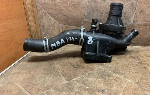 Mercedes-Benz C W205 Thermostat A6262000115