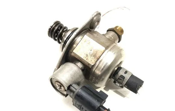 Audi A4 S4 B8 8K Fuel injection high pressure pump 06H127025Q