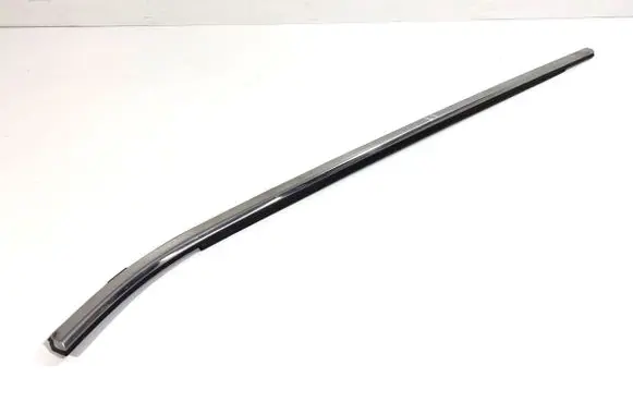 Renault Captur II Loading door glass trim molding 828219808R