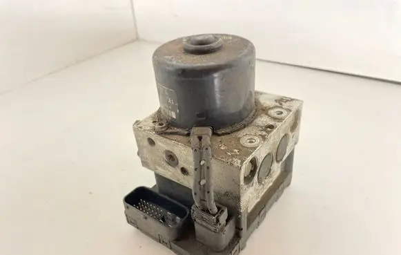 Volkswagen PASSAT B5.5 ABS Pump 1J0614117G 1J0907379G