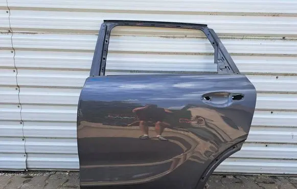 KIA Sorento Rear door 