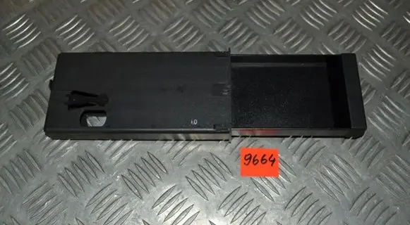 Audi A3 S3 8P Dashboard storage box/compartment 8P0941561D