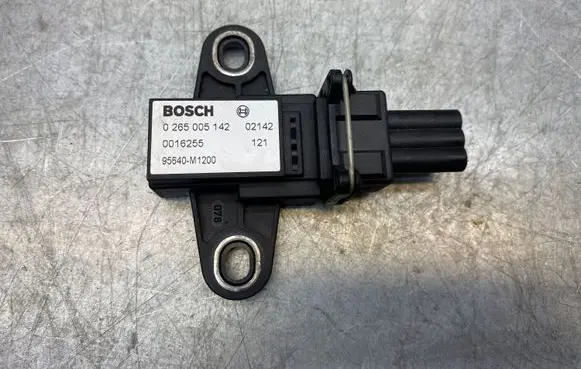 KIA Sorento Airbag deployment crash/impact sensor 0265005142 02142 0016255