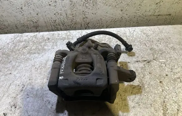 Nissan Qashqai Rear brake caliper