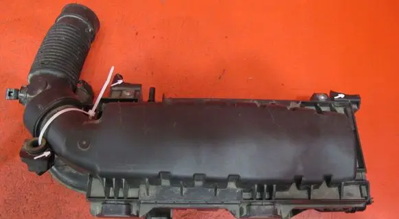 Opel Crossland X Air filter cleaner box bracket assembly 9805057080
