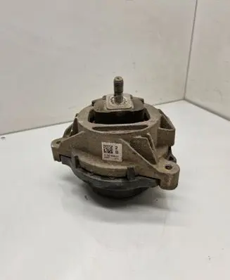 BMW 1 F20 F21 Engine mount bracket 6767658