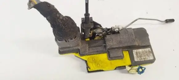 Volvo V70 Rear door lock 