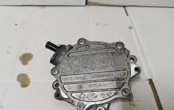 BMW X1 E84 Vacuum pump 7635656