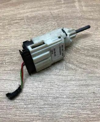 Volkswagen Transporter - Caravelle T5 Brake pedal sensor switch 8E0927189B