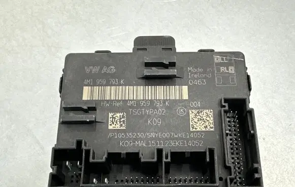 Volkswagen Touareg III Door control unit/module 4M1959793K