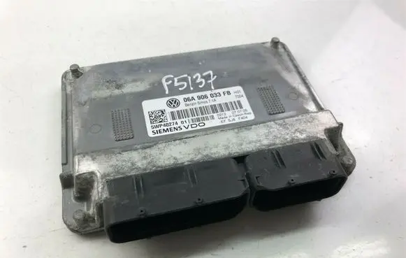 Skoda Fabia Mk2 (5J) Other control units/modules 06A906033FB F5137