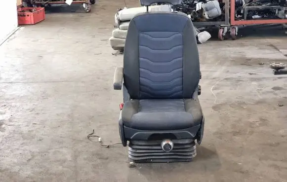 Iveco Daily 35 - 40.10 Seat set 