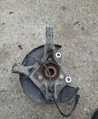 Opel Zafira C Front wheel hub