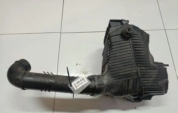Renault Scenic II - Grand scenic II Air filter box 8200176559