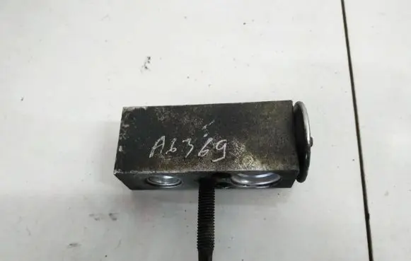 Chrysler Voyager Air conditioning (A/C) expansion valve 