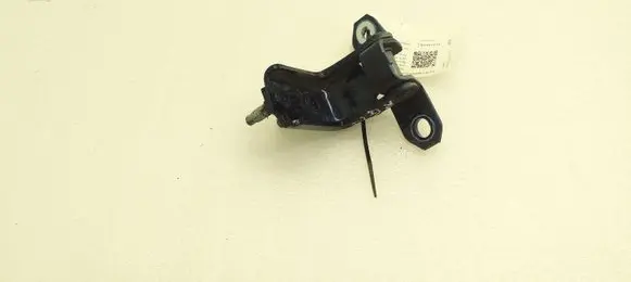 Suzuki SX4 S-Cross Rear door lower hinge