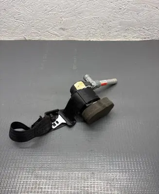 Volvo C30 Rear seatbelt