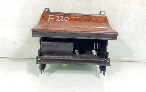 Mercedes-Benz E W211 Car ashtray
