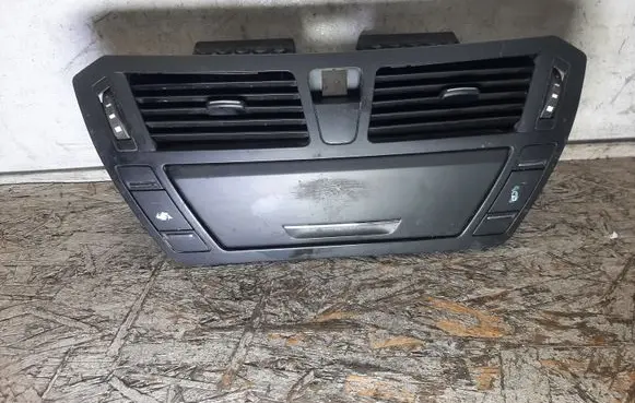 Citroen C4 I Picasso Dash center air vent grill 303845 303846 36532