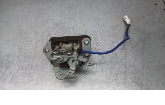 Nissan X-Trail T30 Tailgate/trunk/boot lock/catch/latch 