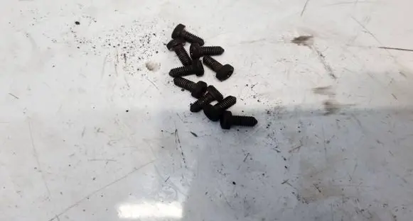 Volkswagen PASSAT B6 Nuts/bolts 