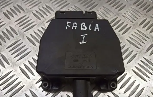 Skoda Fabia Mk2 (5J) Starter motor/solenoid 6Q0906625B