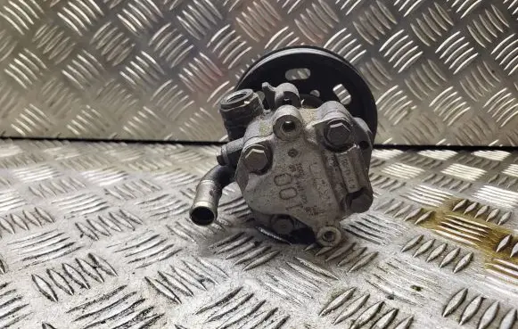 Skoda Octavia Mk1 (1U) Power steering pump 1J0422154