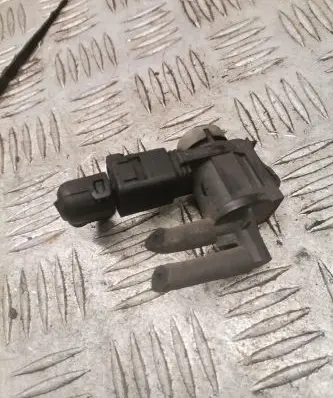 Audi A4 S4 B7 8E 8H Turbo solenoid valve 1j0906283c