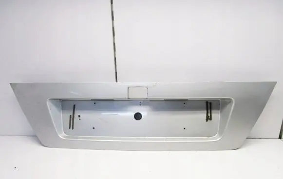 Nissan Primera Trunk door license plate light bar 