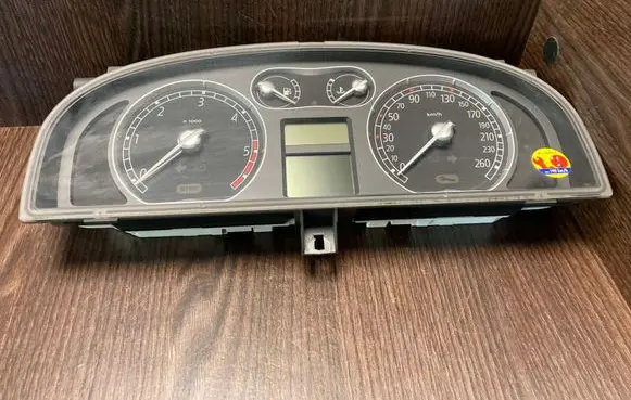 Renault Laguna II Speedometer (instrument cluster) 8200291334 5550009602