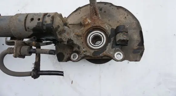 Front wheel hub