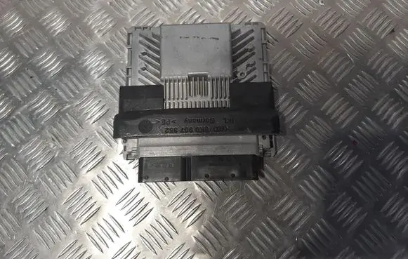 Audi Q5 SQ5 Engine control unit/module 8R0907559E