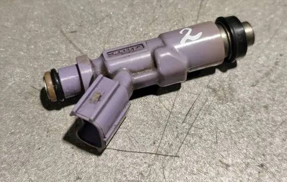Lexus IS 200-300 Fuel injector 2325070120