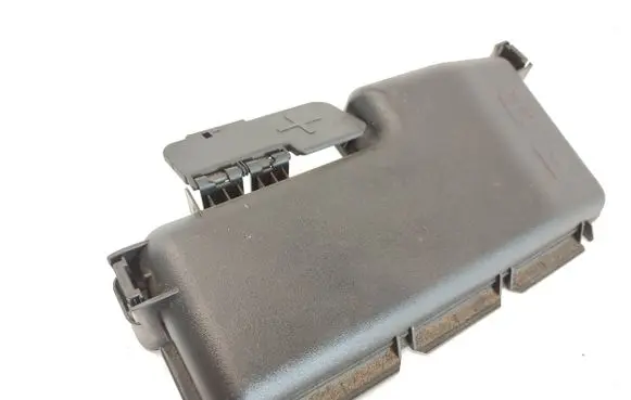 Volvo XC90 Fuse box cover 30728133